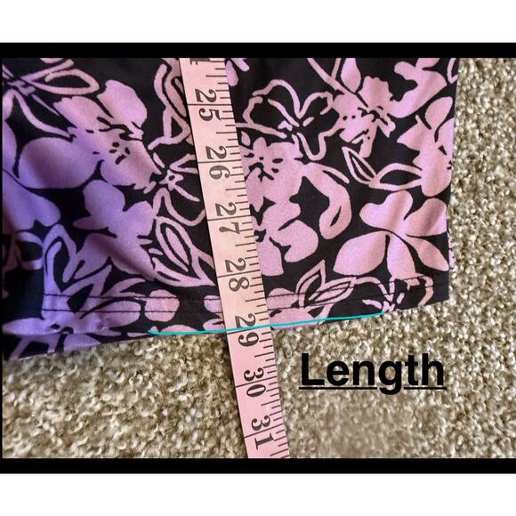 Capri Leggings Plus Size 2X Black with Pink/Lavender Floral Print - Picture 5 of 7